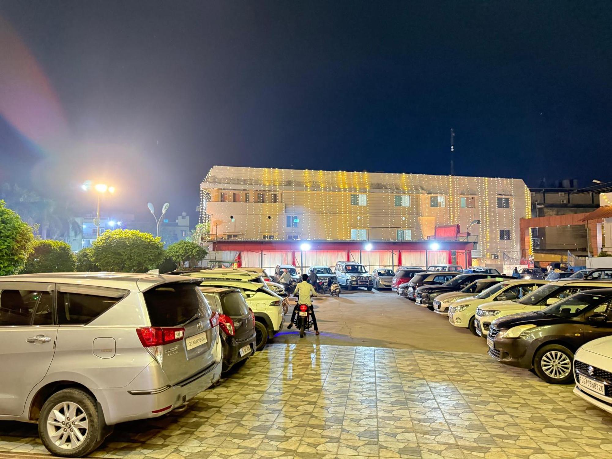 Hotel Emperor Paradise Bilāspur Exterior photo